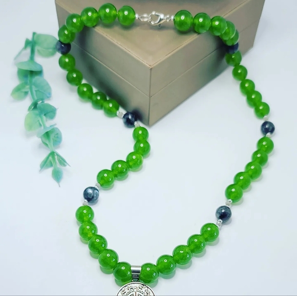 Green Chalcedony, Labradorite necklace - Picture 2 of 6